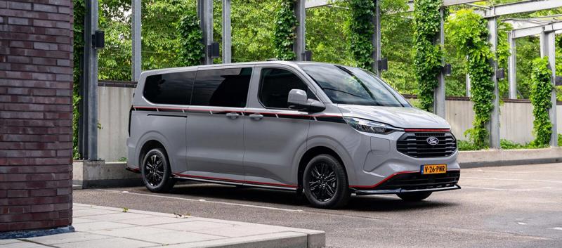 Ford-Transit-Custom-Grey-Platinum-1_Banner_1920_1080-1600x706.jpg